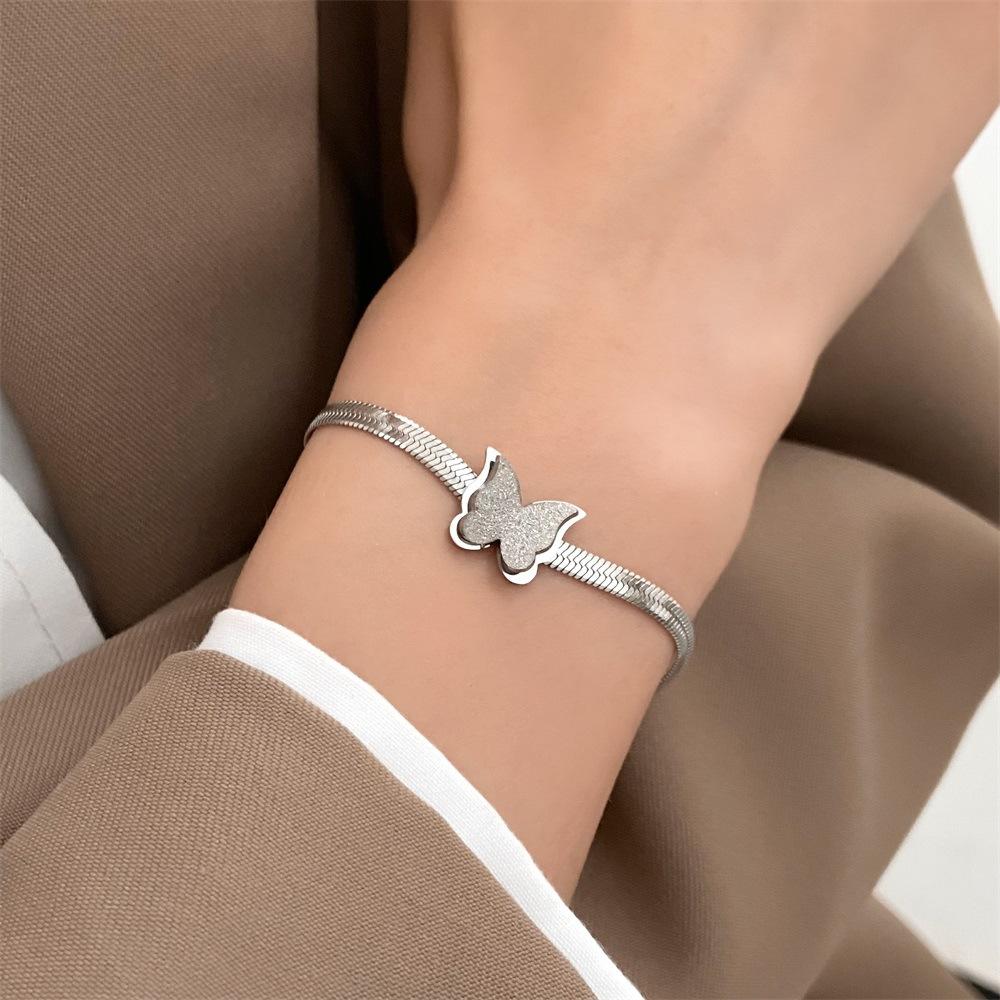 

2026 jewelry niche women s snake bone chain bracelet women s non-fading 18K gold frosted butterfly stainless steel jewelry