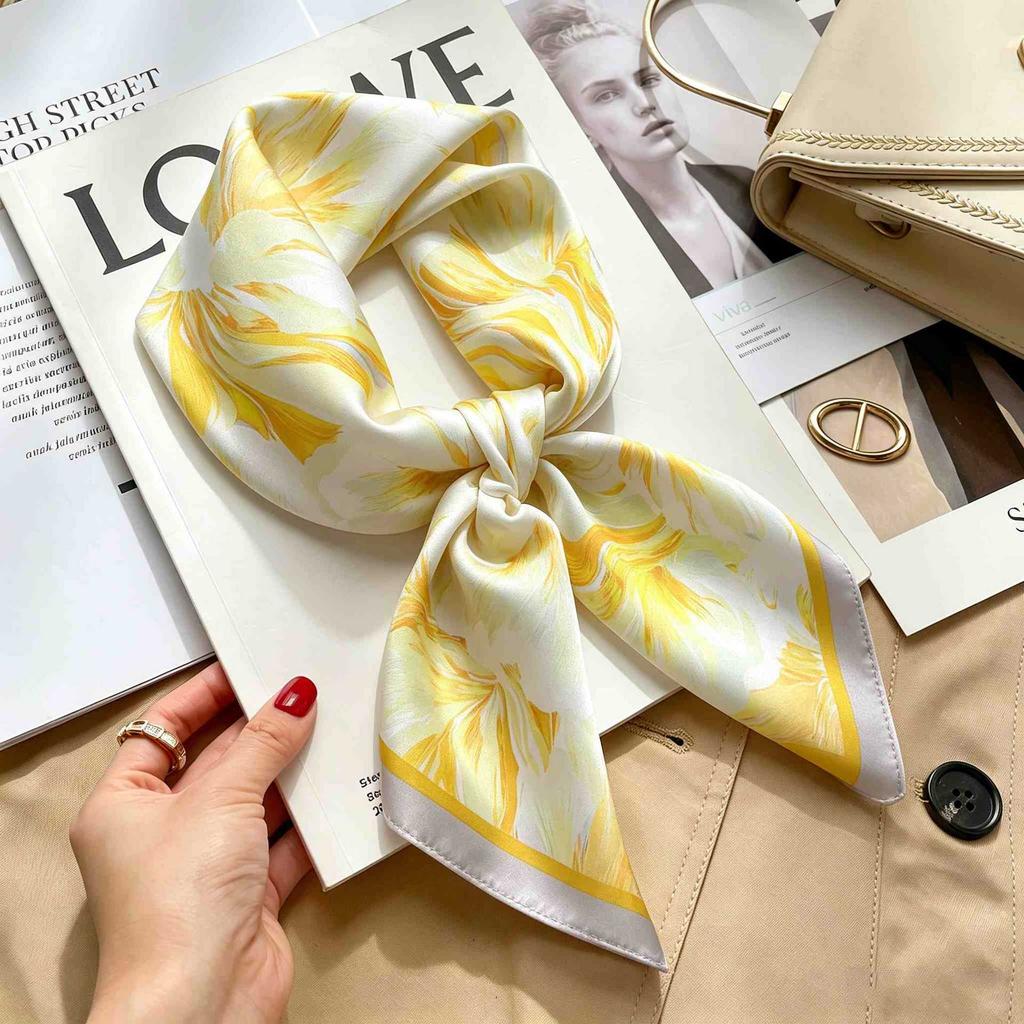 Women's spring and autumn silk scarf temperament versatile thin Internet celebrity Korean version light luxury fashion scarf high-end design small squ