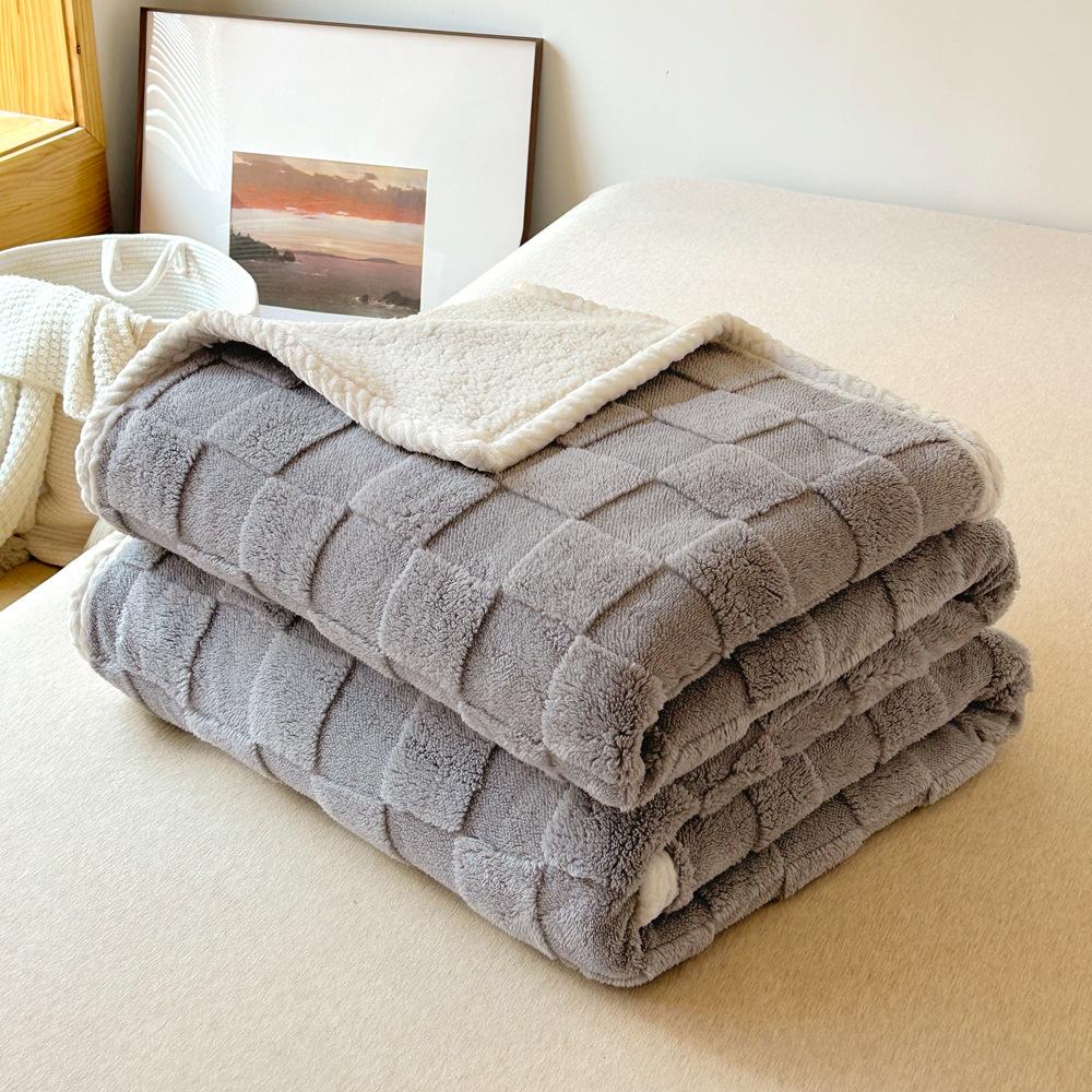 New Thickened Composite Taff Flannel Blanket for Comfortable Nap Double-sided Soft and Portable Not Easily Deformed Lamb Blanket