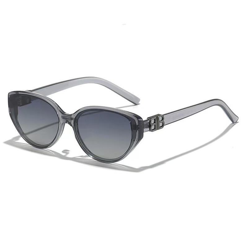 2025 Cat-Eye UV Protection Sunglasses - Stylish Women's Retro Design, Enhances Facial Features