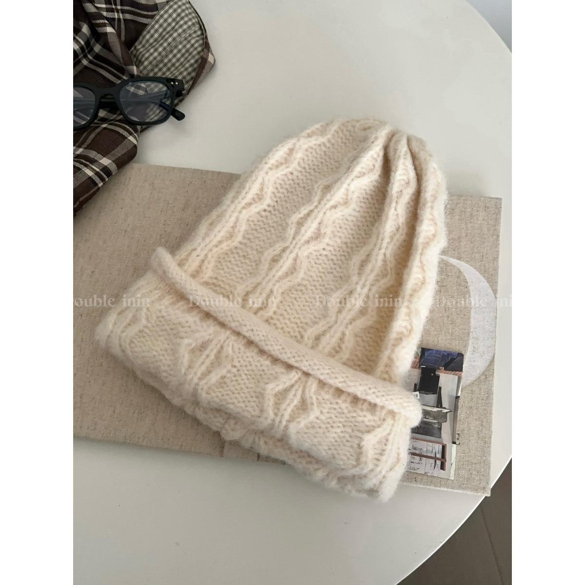 

Double inin Korean version twisted knitted wool hat women s fashionable warm cold hat versatile face small headhat hat circumference: 54-60cm