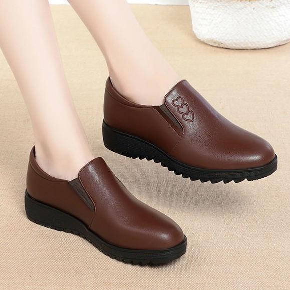 Mom Shoes Soft Leather Soft Sole Does Not Grind Feet 2025 Autumn Women's Shoes Soft Surface Soft Sole Does Not Tire Feet Single Shoes Non-slip Wo