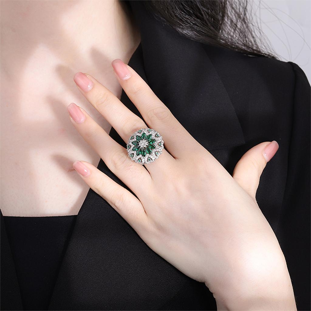 New Fashionable French Exquisite Green Zircon Men's and Women's Rings with Micro Inlaid Flowers for Light Luxury