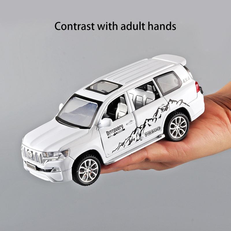 1/32 skala Toyota Prado Diecast bilmodell leketøy, tilbaketrekkende leketøy med lyd og lys for barn Småbarn Gutter Jenter Gavesamling