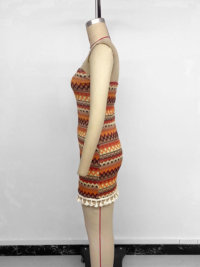 2026 Sommer Sexy Resort Trägerloses Ethnisch Gestreiftes Quastenkleid