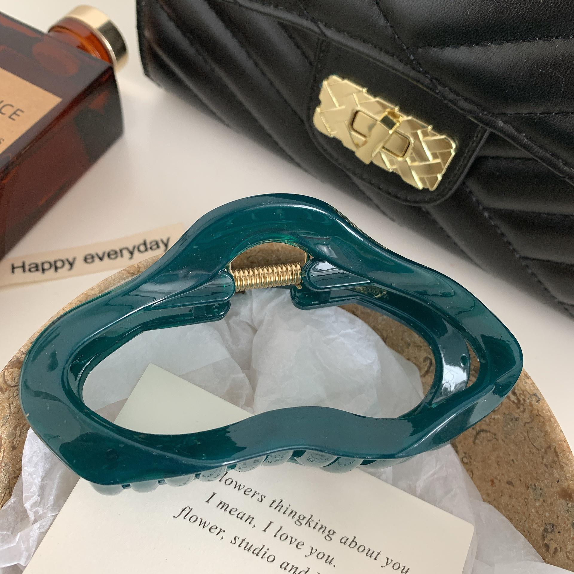 

Корейская милая заколка-облако: Простая полая заколка-акула для волос для девочек