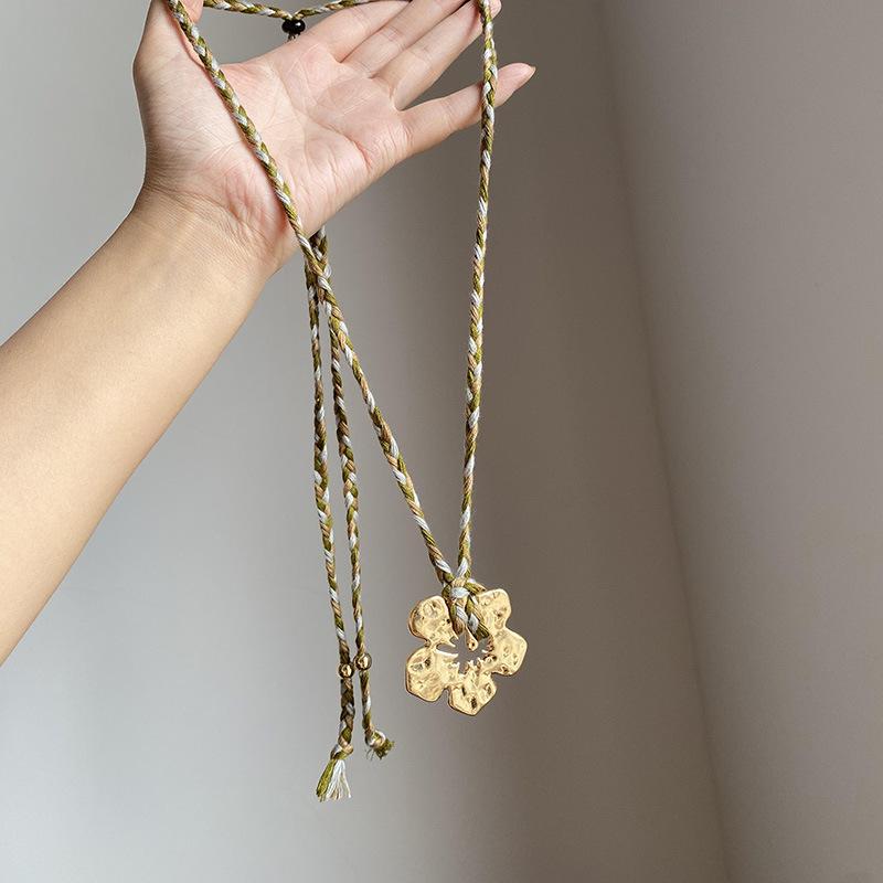 Female Niche Long Fusang Flower Pendant Necklace
