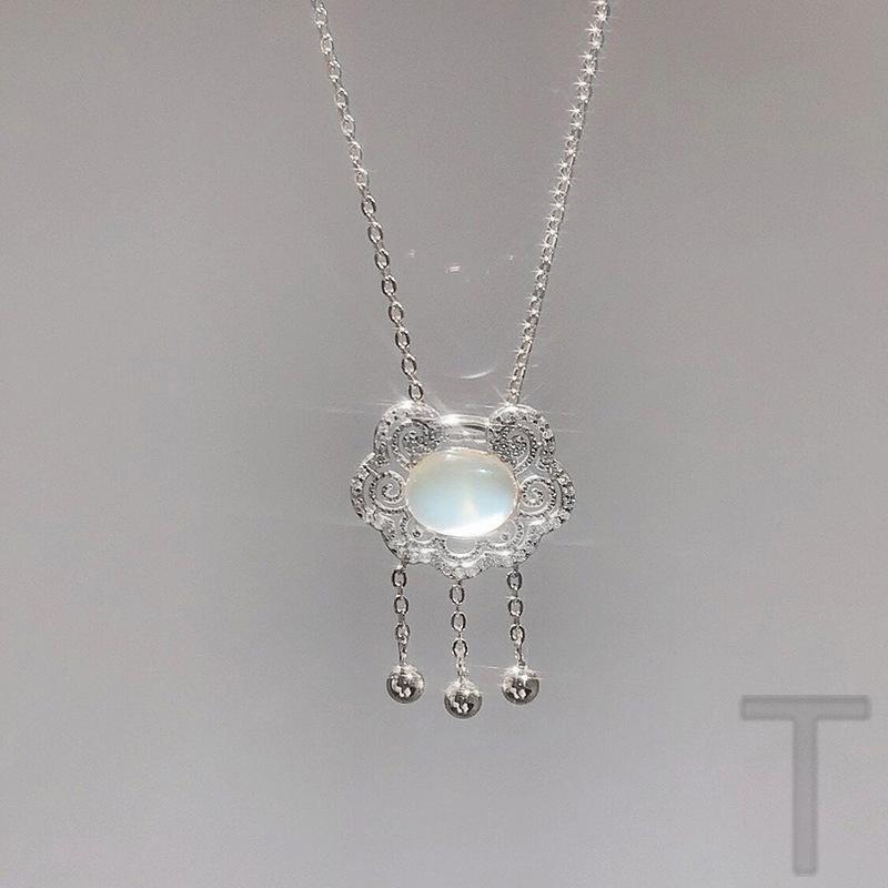 Ruyi Ping An Lock Female Tassel Long Life Lock Light Luxury Niche Clavicle Chain Concentric Lock for Girlfriends Gifts