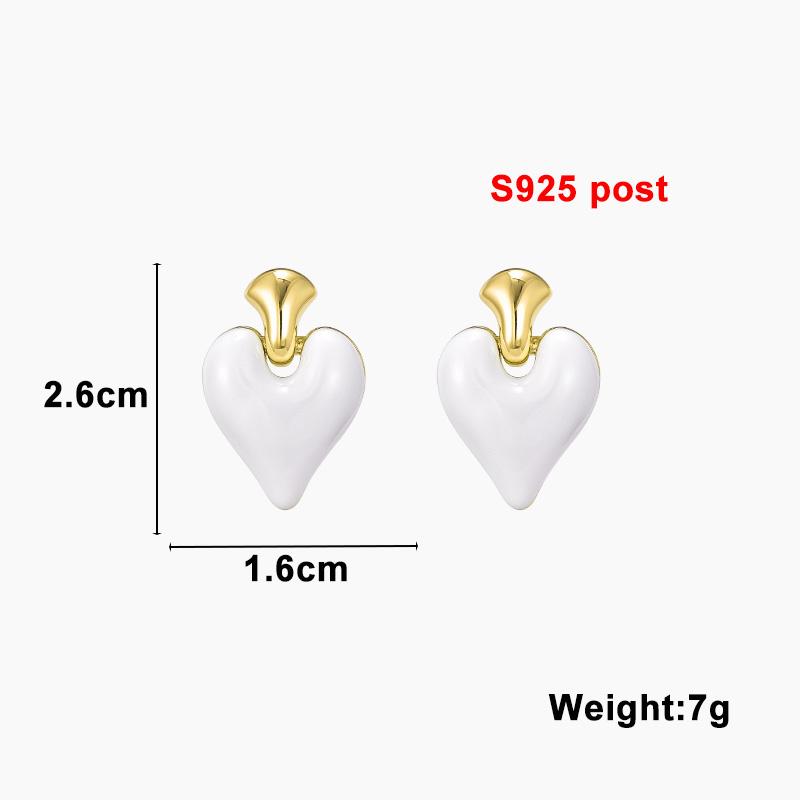 White Enamel Heart Pendants Women Hanging Earrings Gold Metal Top Dangle Earrings Temperamental Heavy Love Heart Decor