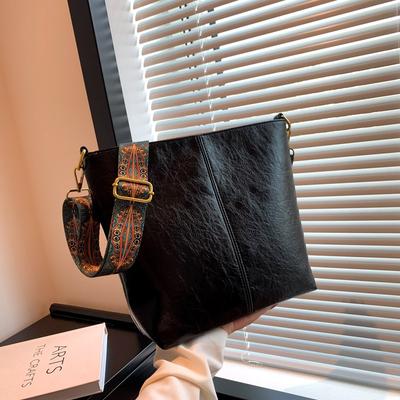 Large Capacity Trend Bucket Bag 2025 Summer New Bag Women's Fashion Simple Shoulder Bag Casual Commuter Women's Bag