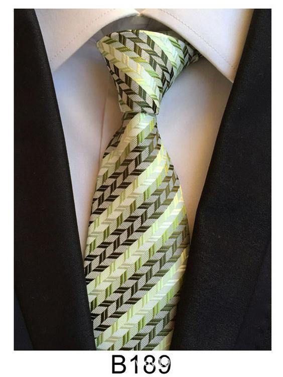 Cravate homme en soie et polyester faite main – Décontractée, formelle ou professionnelle