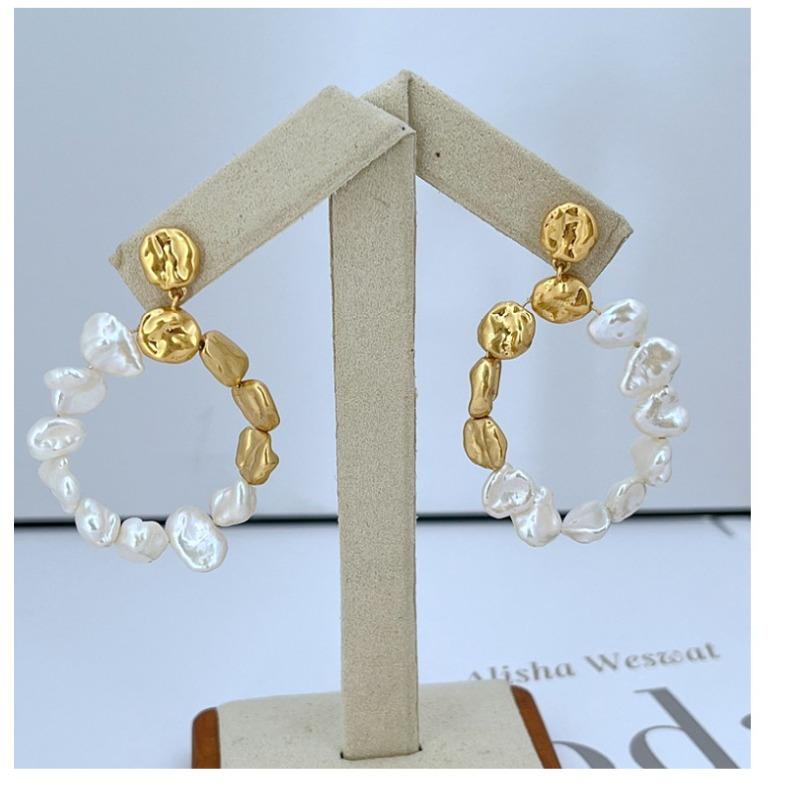 Elegant metal earrings with irregular baroque freshwater pearl inlay