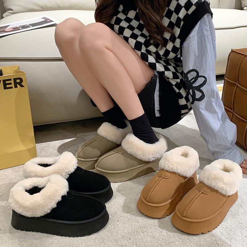 Winter Thick-soled Snow Boots Women's 2025 New Piled and Thickened Northeast Large Cotton Shoes with One Foot On the Bread Fluff Shoes