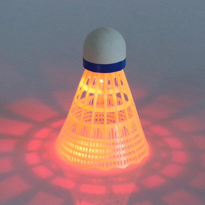 

1 шт. Освещение Бадминтон Головка светодиодная светящаяся цветная гусиное перо Волан для спорта на открытом воздухе развлечения ночной тренировочный мяч красный