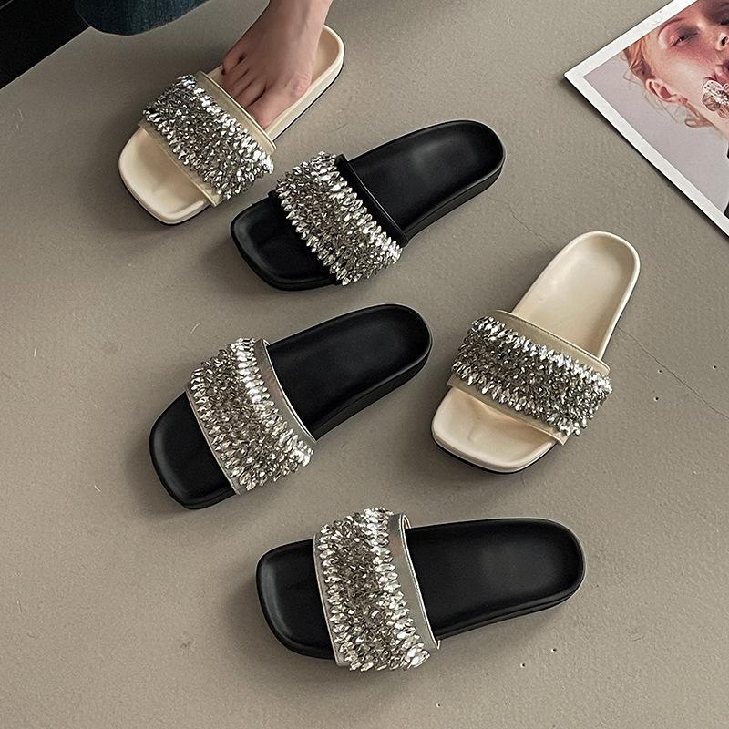 Fashion versatile casual exquisite rhinestone thick-soled one-word slippers women's summer retro temperament open-toed flat-bottomed cool slippers