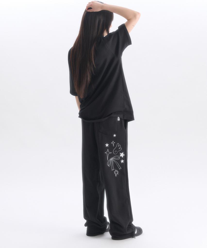 M Blur Angel And Ribbon Embroidered Pintuck 2-Way Wide Training Sweatpants Ap1002 (Black)