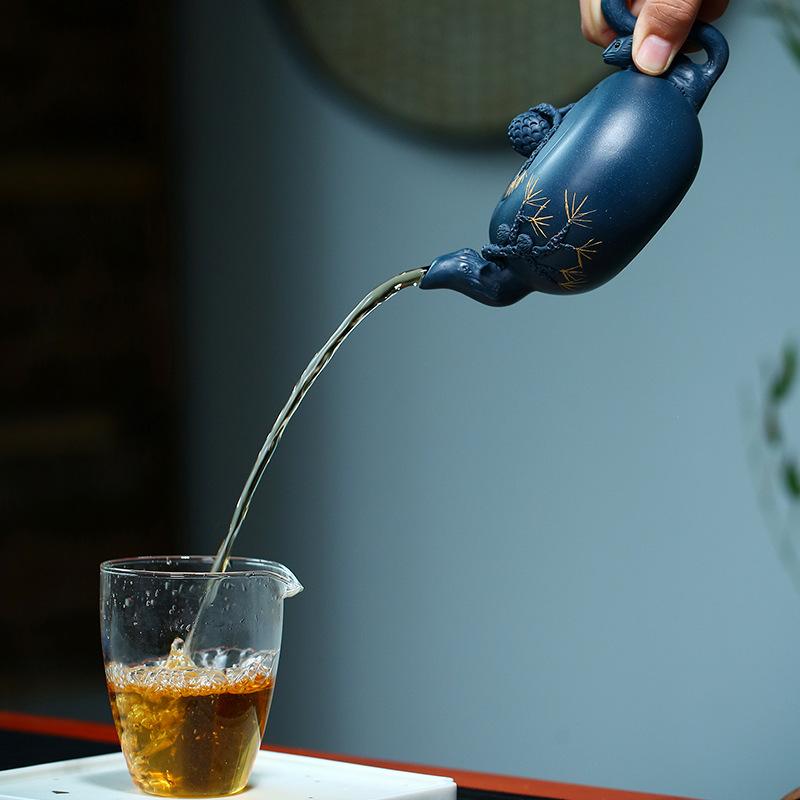 230ml Chinese Yixing Purple Clay Teapot Famous Handmade Squirrel Shape Zisha Tea Pot Beauty Kettle Teaware Tea Ceremony Gifts