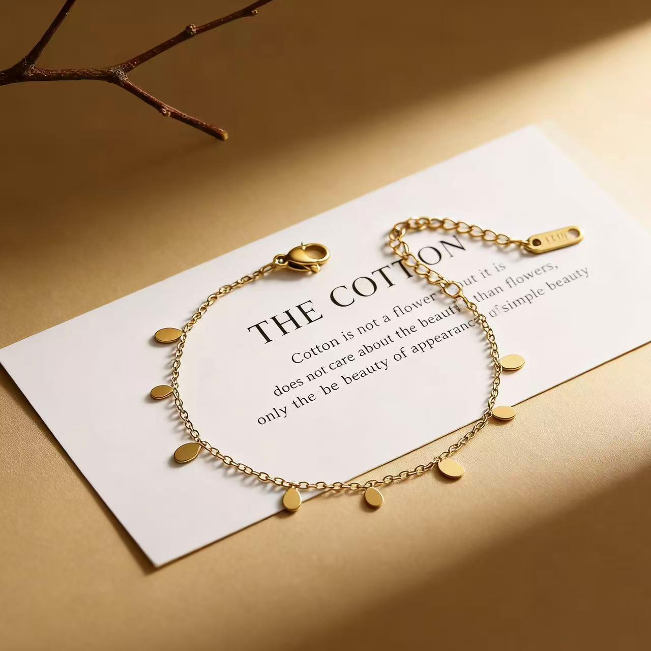 

18K Gold Geometric Clavicle Necklace: Titanium Steel, Non-Fading Water Drop, and Small Square Heart Design for Women