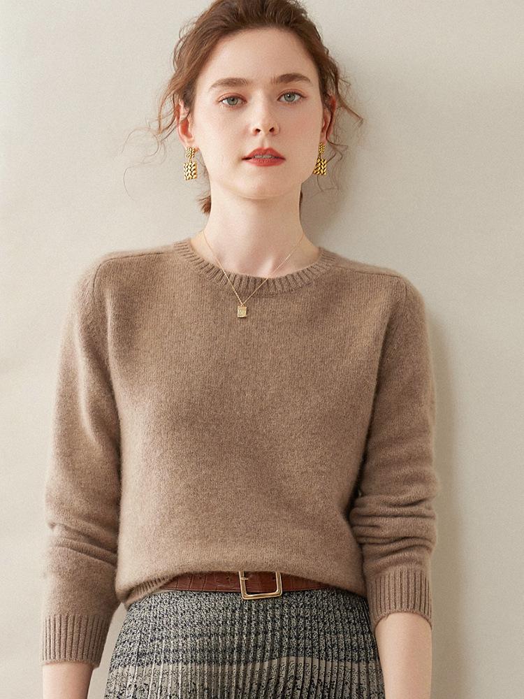Women's Versatile Cashmere Pullover: Round Neck, Saddle Shoulder, Thick Knit, Loose Fit, Cozy Autumn/Winter Sweater