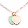 Neue rosa Emaille-Doppelherz-Halskette: Edelstahl, 18 Karat Gold, Titan, Damen-Choker-Accessoire.
