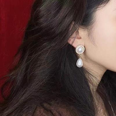 Boucles d'oreilles pendantes en forme de goutte d'eau, Style palais rétro, fausses perles, garniture dorée, Clip d'oreille, Design, bijoux à la mode, cadeau