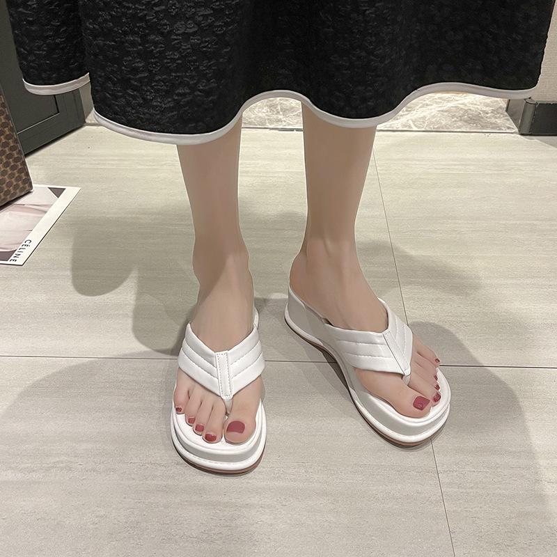 Mezzo flip-flops women 2024 summer new muffin thick-soled comfortable beach shoes fashion temperament sandals tide