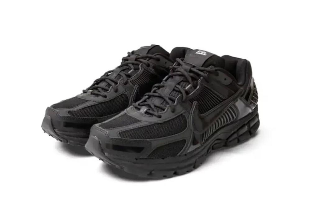 FZ3313-001 Dover Street Market (DSM) Nike Zoom Vomero 5 Black (Men's)