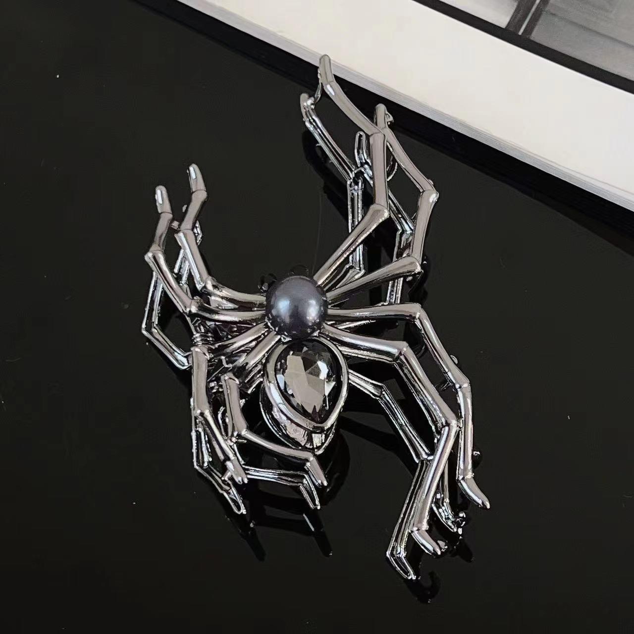 

1pc Gothic Hair Claw Metal Design Pearl Crystal Accents Perfect Punk Styles Halloween Looks Unique Statement Hair Accessories