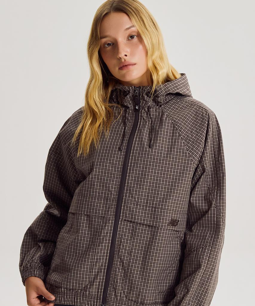 New Balance Nbnag3W822 / Women Allday Hooded Windbreaker (Chocolate)