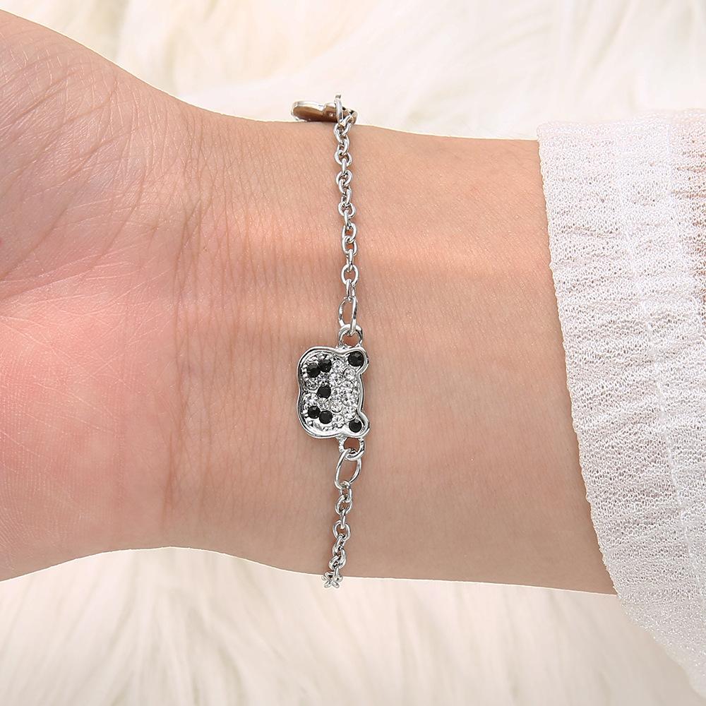 Armband für Frauen Trendy Vintage Asymmetrische Kette Bär Anhänger Smiley Gesicht Party Schmuck Großhandel