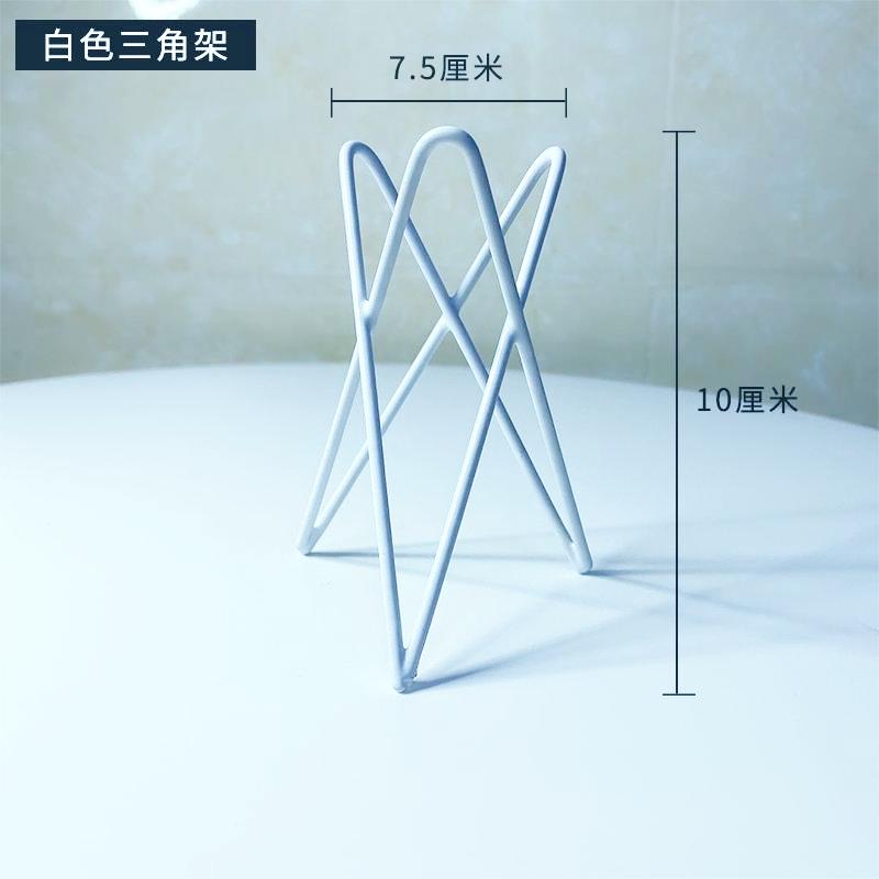 

Air Pineapple Display Rack Premium Iron Material with Creative Geometric Shape Suitable for Plant Lovers Gifts білий