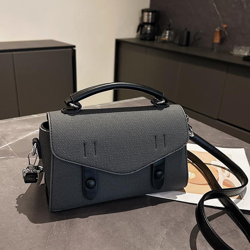 Popular Small Bag Women's Summer New Fashion Messenger Bag Portable Mailman Small Square Bag