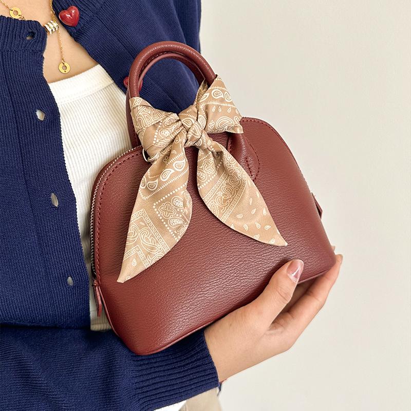 Cowhide Shell Bag, A Niche High-end Bowling Bag, A Mini Hand-held Single-shoulder Crossbody Women's Bag