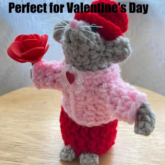 1 Pair Crocheted Mouse Couple Handmade Crochet Mice Ornaments Valentine's Day Decor Mice Doll for Desk Mantel Bedside Table