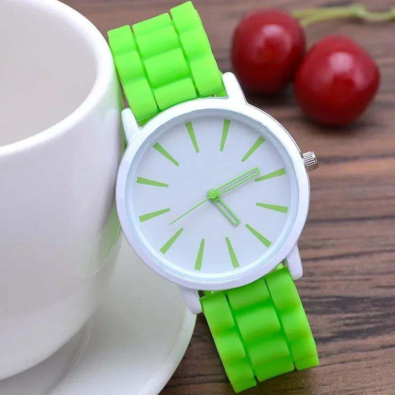 Orologio da Donna Moda Semplice Design Matita Orologi Digitali al Quarzo Casual Gelatina Multicolore Silicone Orologio da Donna Orologio da Polso da Vestito