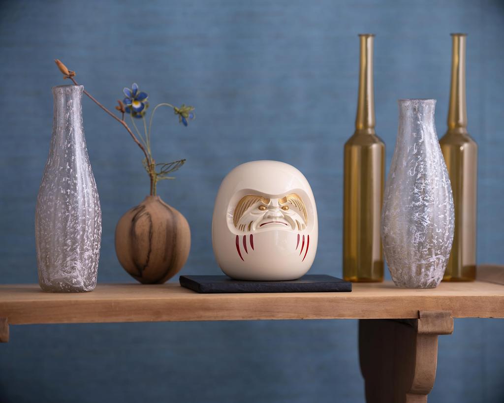 Gin-Yado White Daruma Figurine by Engaku Daishi, Takaoka Bronzeware (Daruma WH)