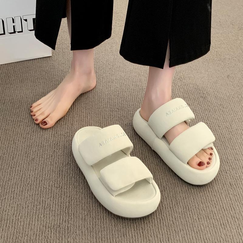 Thick-bottomed One-word Cool Slippers Women's 2025 Summer New Wear Fashionable Versatile Stepping On Shit Casual Beach Slippers