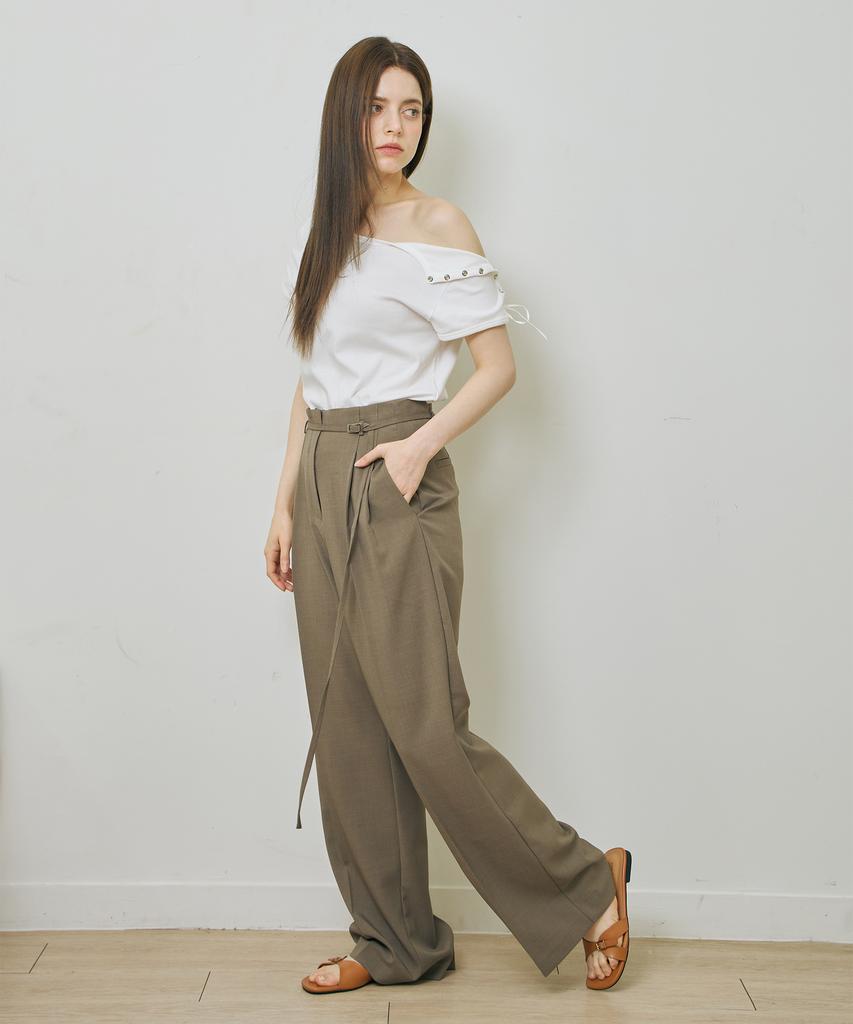 Yuseuteule Slit T-Shirt (White)