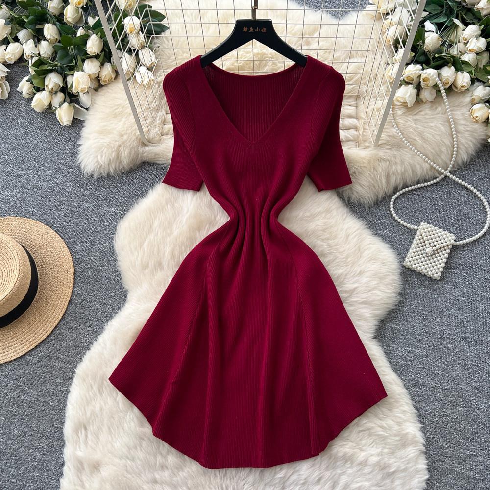 V-neck Short-sleeved Knitted Multi-color Dress, Summer A-shaped Skirt, Age-reducing Waist and Thin Temperament Commuter Skirt