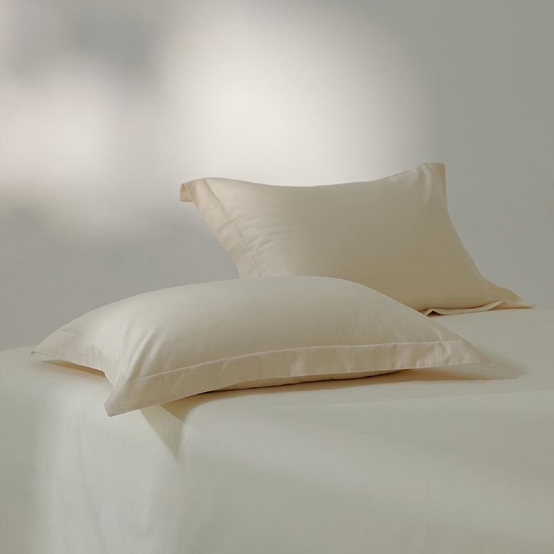 Set aus zwei Kissenbezügen aus gebürsteter langstapeliger Baumwolle - 100 Fadenzahl, Unifarbe, luxuriöses Gefühl