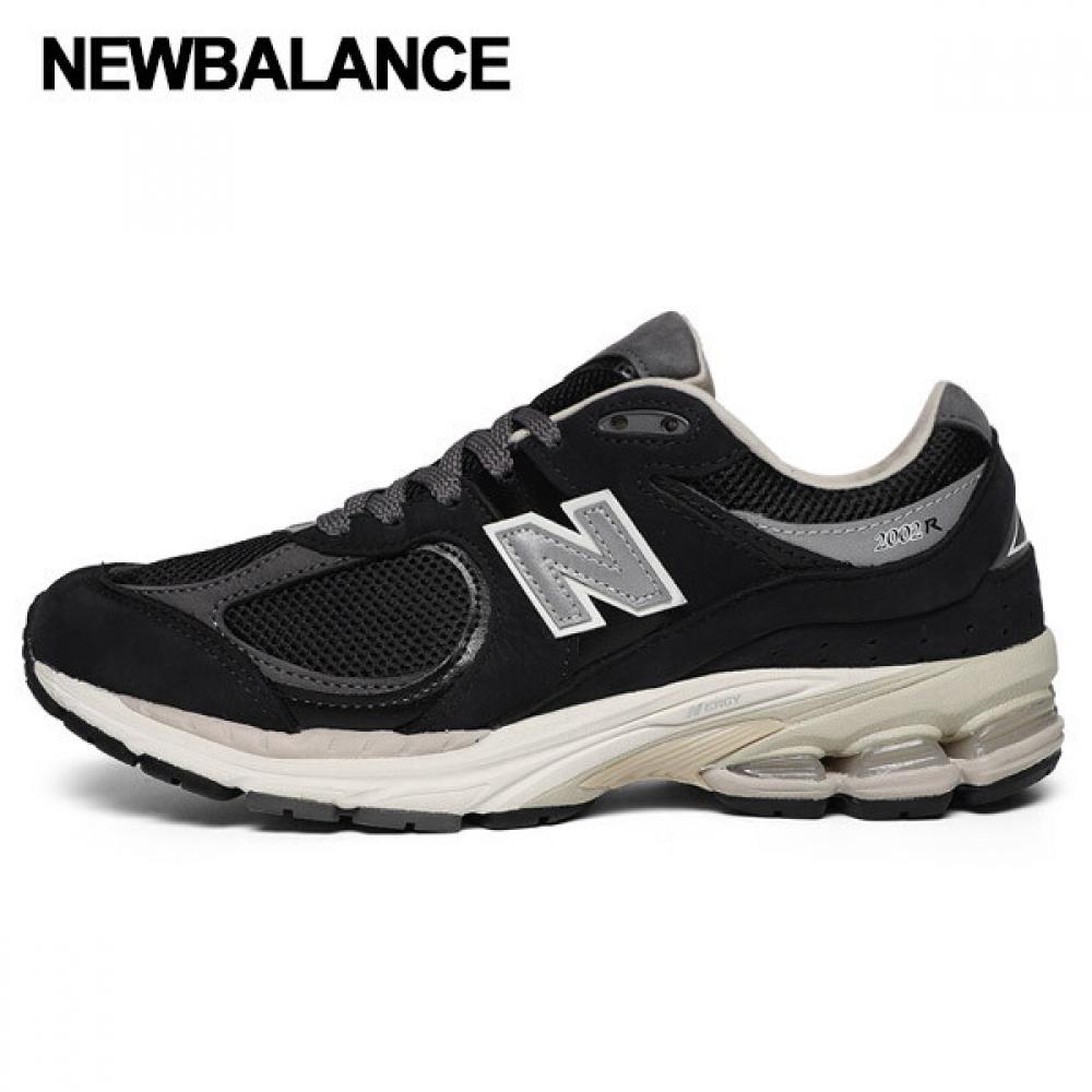 New Balance 2002 Sneakers Premium Vintage Black M2002