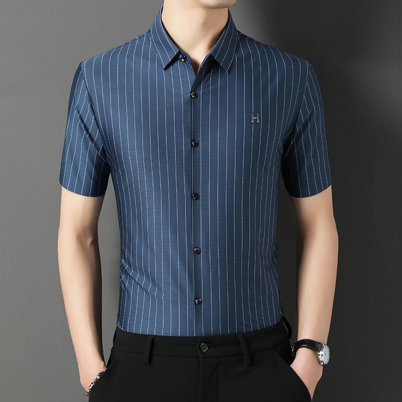 New Summer Men's Seamless Shirt Simple Body Thin Short Sleeve Striped Men's Shirt