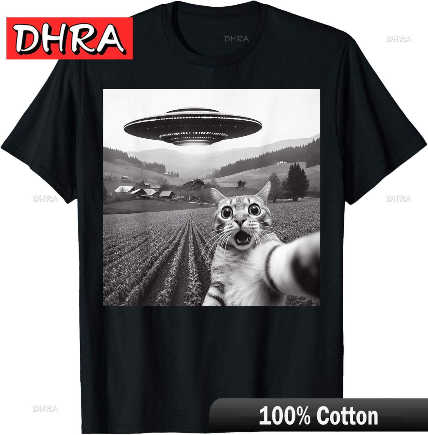 

Cat Selfie with Alien UFO Funny Cat Gifts for Men Women Kid T-Shirt Tshirt Creative Classic Unique Shirt Harajuku Holiday Style 4XL