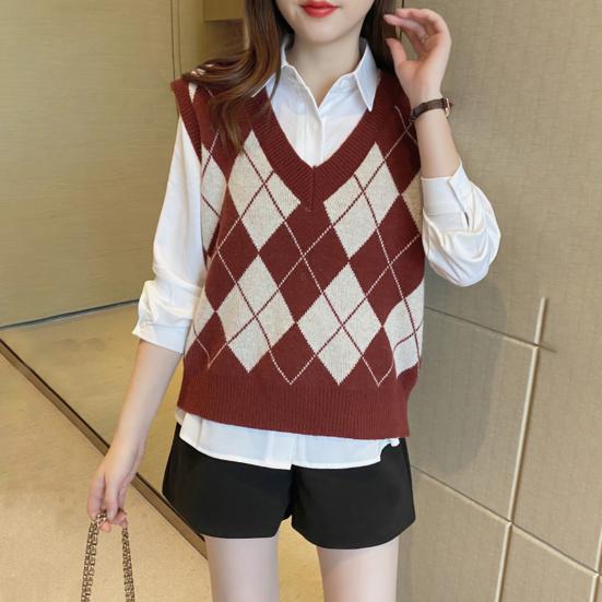 Women's Diamond Plaid Pattern Knitted Vest Loose V Neck Sleeveless Pullover Tank Top Casual School Sweater Top