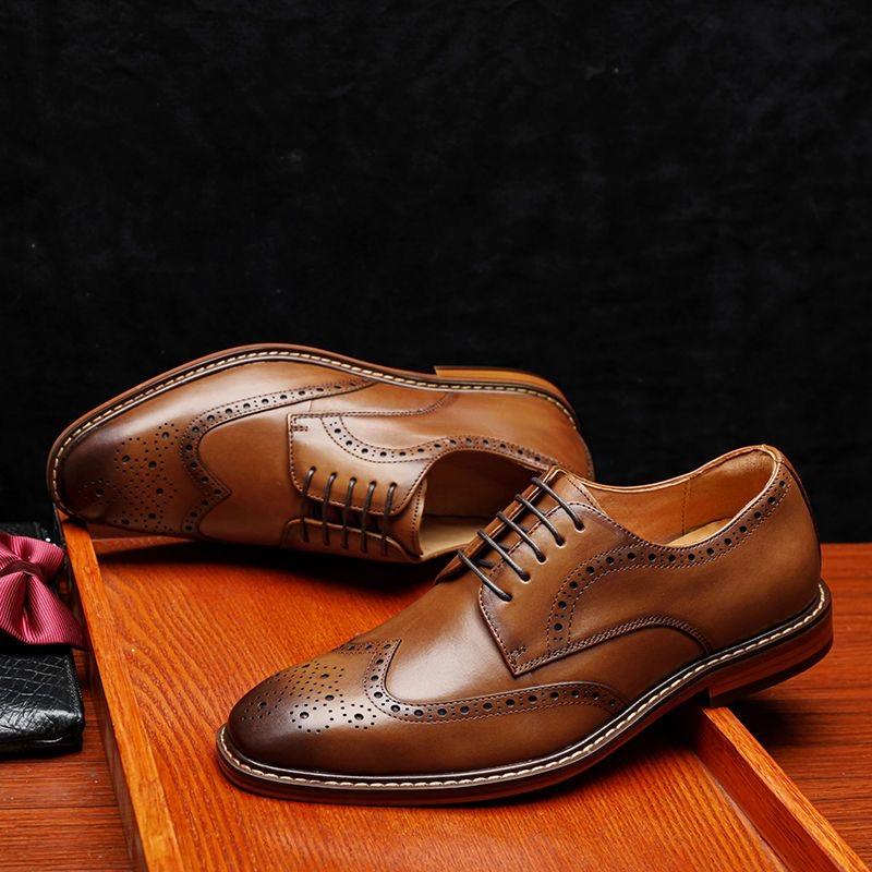 2024 Herren Hochzeit Brogues Schuhe Vintage Designer Echtes Leder Handgefertigt Schnitzerei Bullock Schuhe für Bräutigam Qualitätsschuhwerk