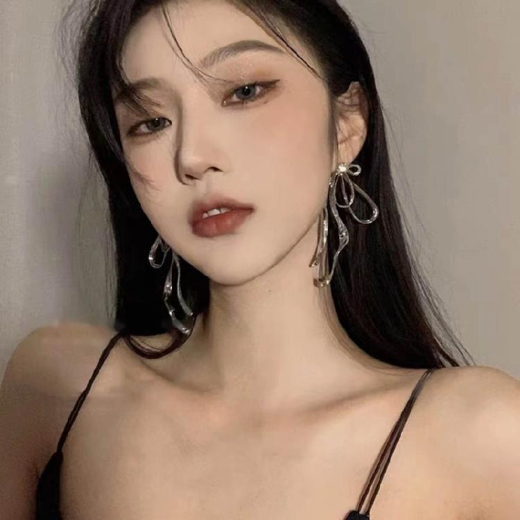 Exaggerated Irregular Metal Ribbon Bowknot Earrings for Women Girl Long Earrings