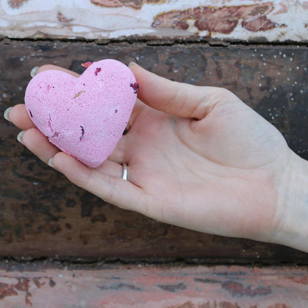 4x Bath Bomb Heart Ylang-Ylang Rose 70g