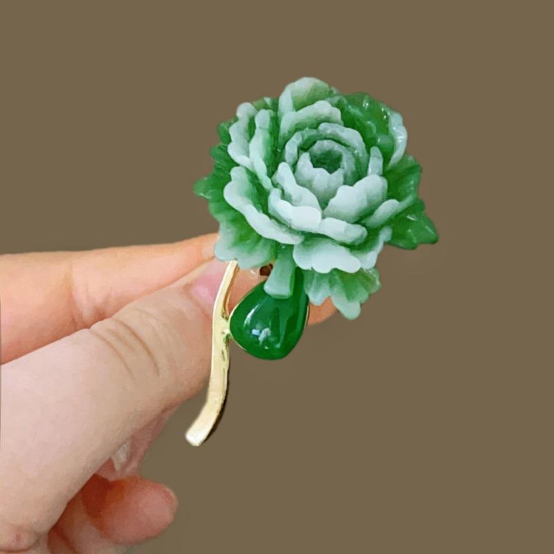 Grüne Pfingstrosen Brosche - Hochwertig, Exklusiv, Kleines Bekleidungsaccessoire Brosche, Retro Stil, Blendfreier Befestigungsstift