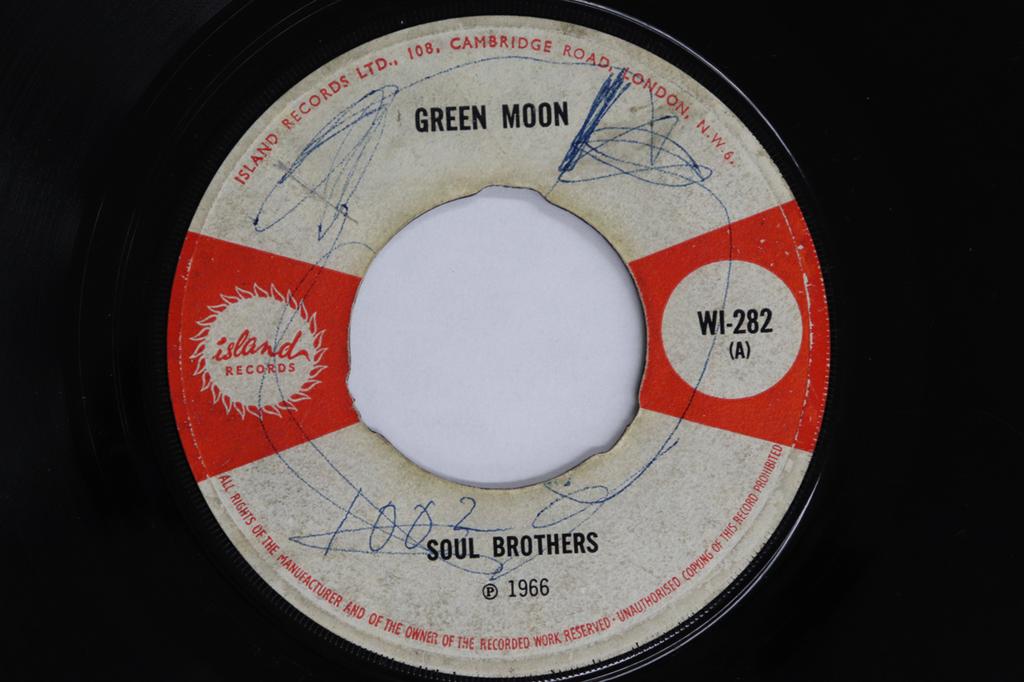 7inch Record SOUL BROTHERS - Green Moon / Egal OK WI282 ISLAND RECORDS 1966 UK Reggae, Ska & Dub Used
