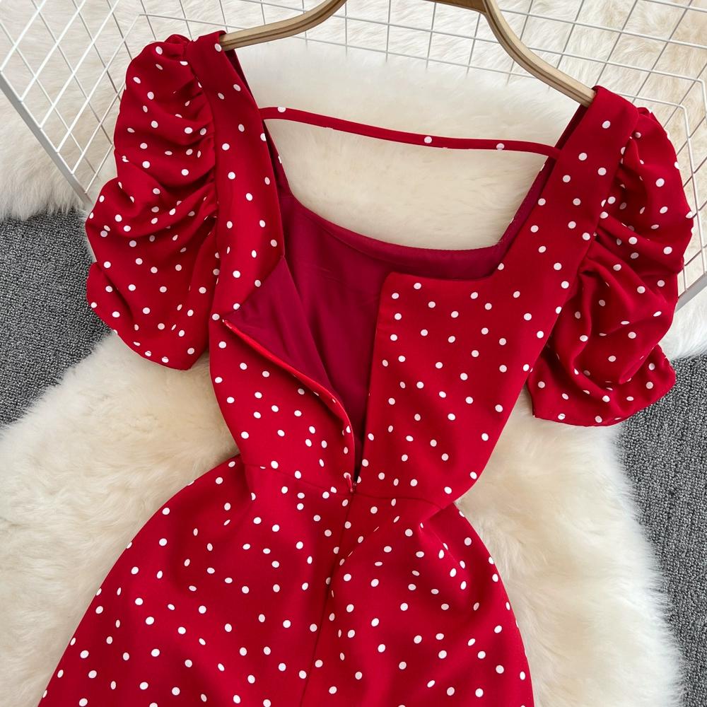 Dovolená u moře Elegantní plážové šaty Ženy bez zad Sladká víla Sexy čtvercový límec Úzké šaty Vintage Bublinkový rukáv Dlouhý rozdělený puntíkovaný oděv